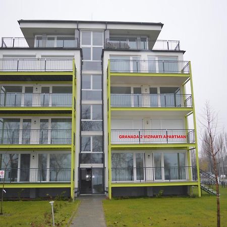 Siofok Ezuestpart Granada 2 Koezvetlen Vizparti Apartman Apartment ภายนอก รูปภาพ
